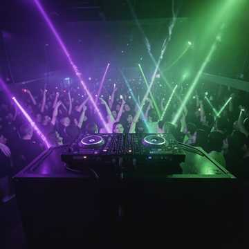 Banda Che -Эй, диджей, поставь повеселее !