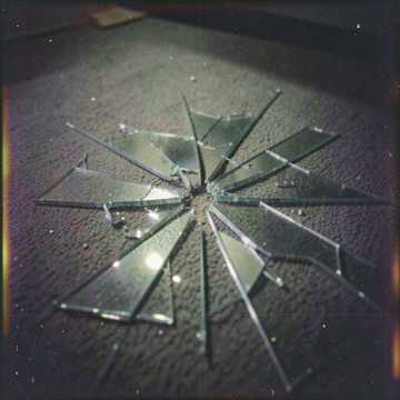Обложка трека BROKEN MIRROR